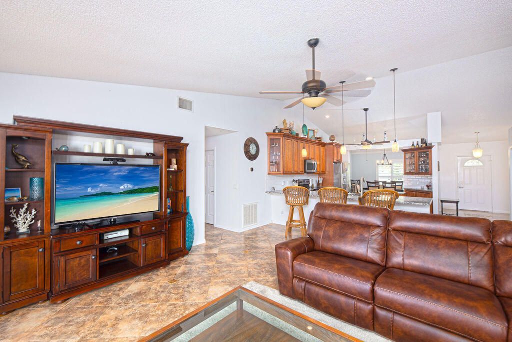 613 SE Dean Terrace, Port Saint Lucie, FL 34984 Photo