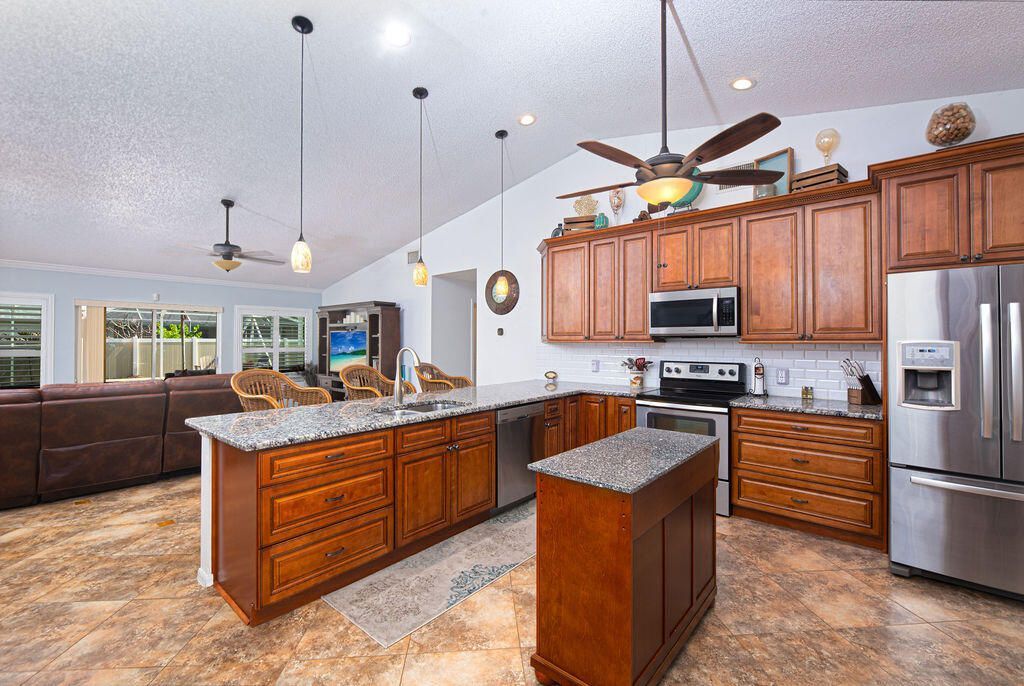 613 SE Dean Terrace, Port Saint Lucie, FL 34984 Photo