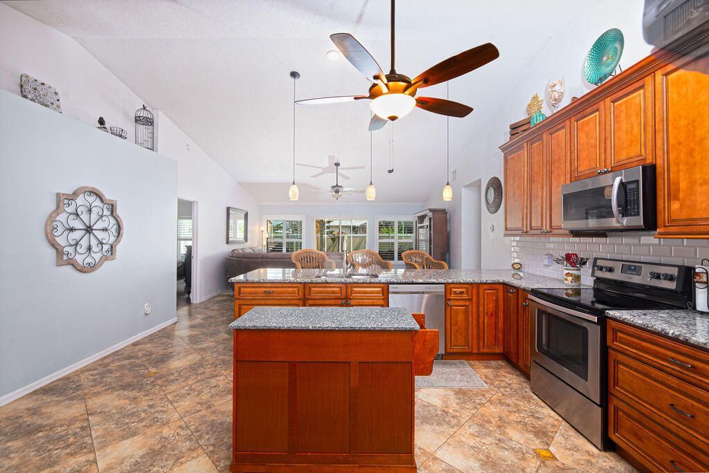 613 SE Dean Terrace, Port Saint Lucie, FL 34984 Photo