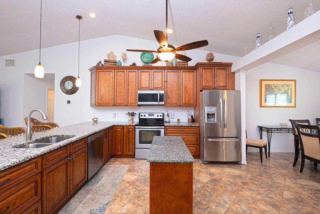 613 SE Dean Terrace, Port Saint Lucie, FL 34984 Photo