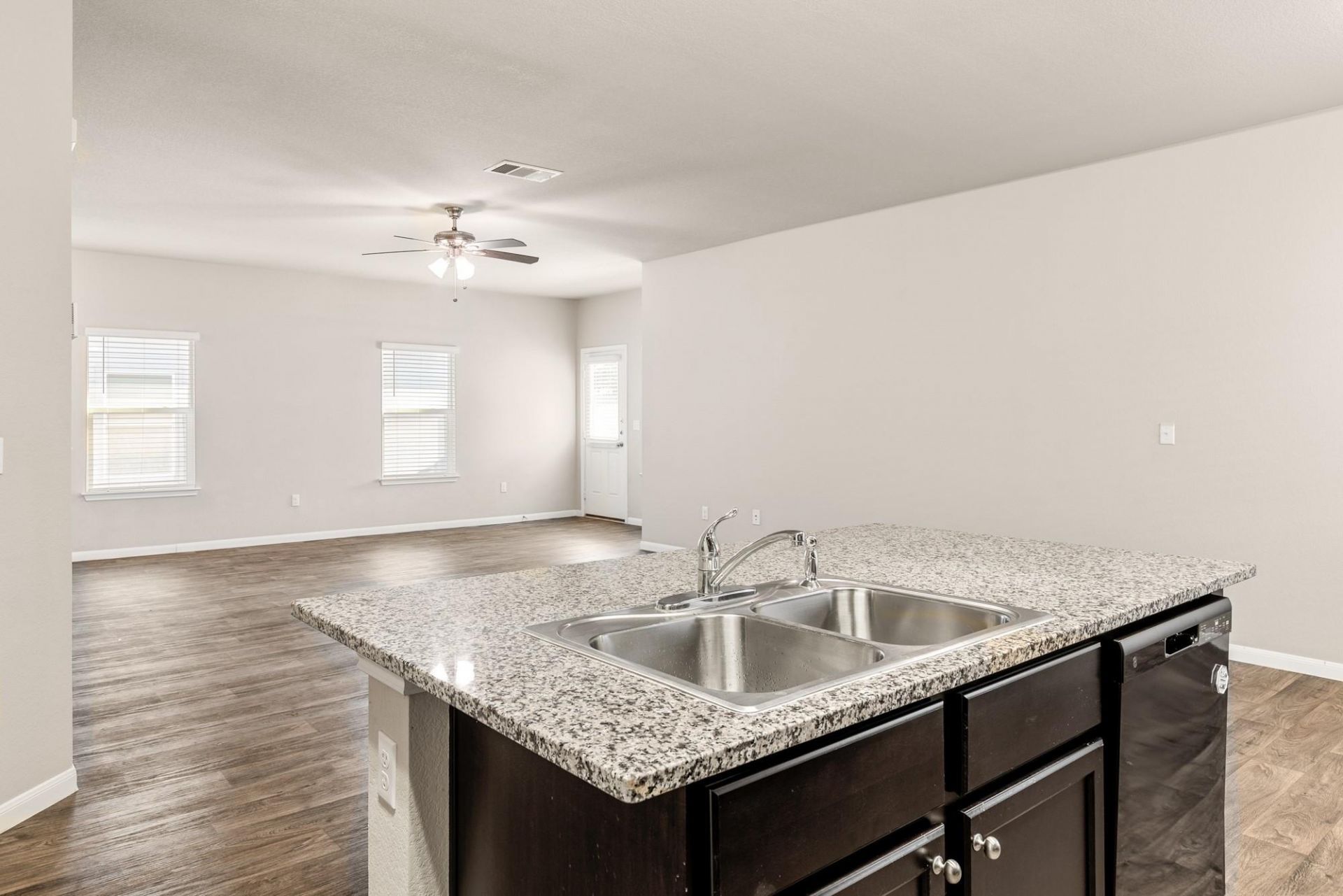 365 Cibolo Creek Dr, Kyle, TX 78640 Main Photo