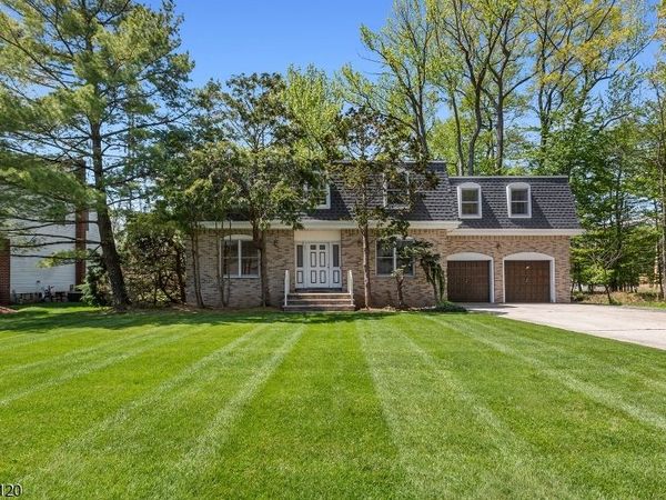 97 Roxy Ave, Edison, NJ 08820
