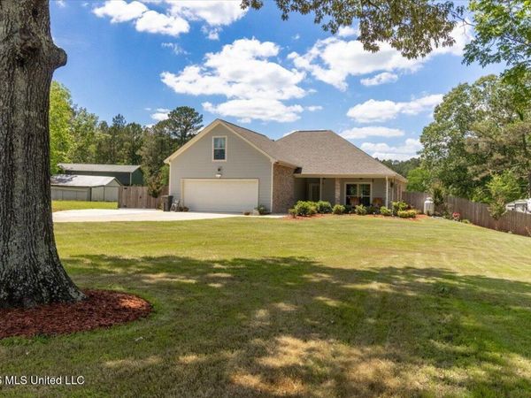 607 Brooks Avenue, Pelahatchie, MS 39145