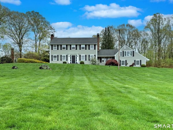16 Wolf Tree, Woodbridge, CT 06525