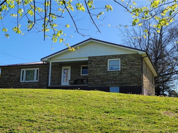 153 Spring Road , Hollsopple, PA 15935