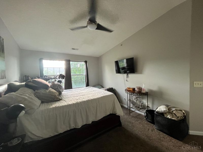7750 Bridge Point Drive, Unit 11-30, Green Township, OH 45248 Photo 11