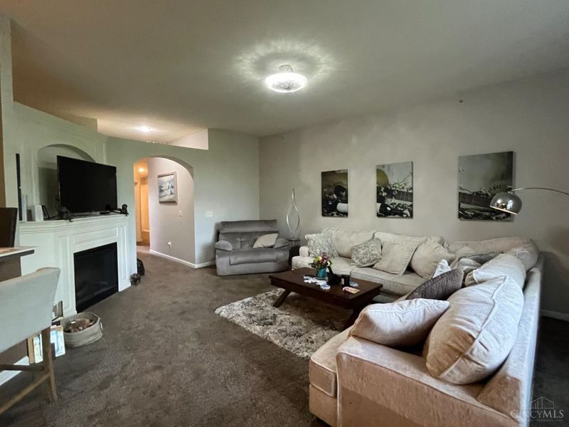7750 Bridge Point Drive, Unit 11-30, Green Township, OH 45248 Photo 6
