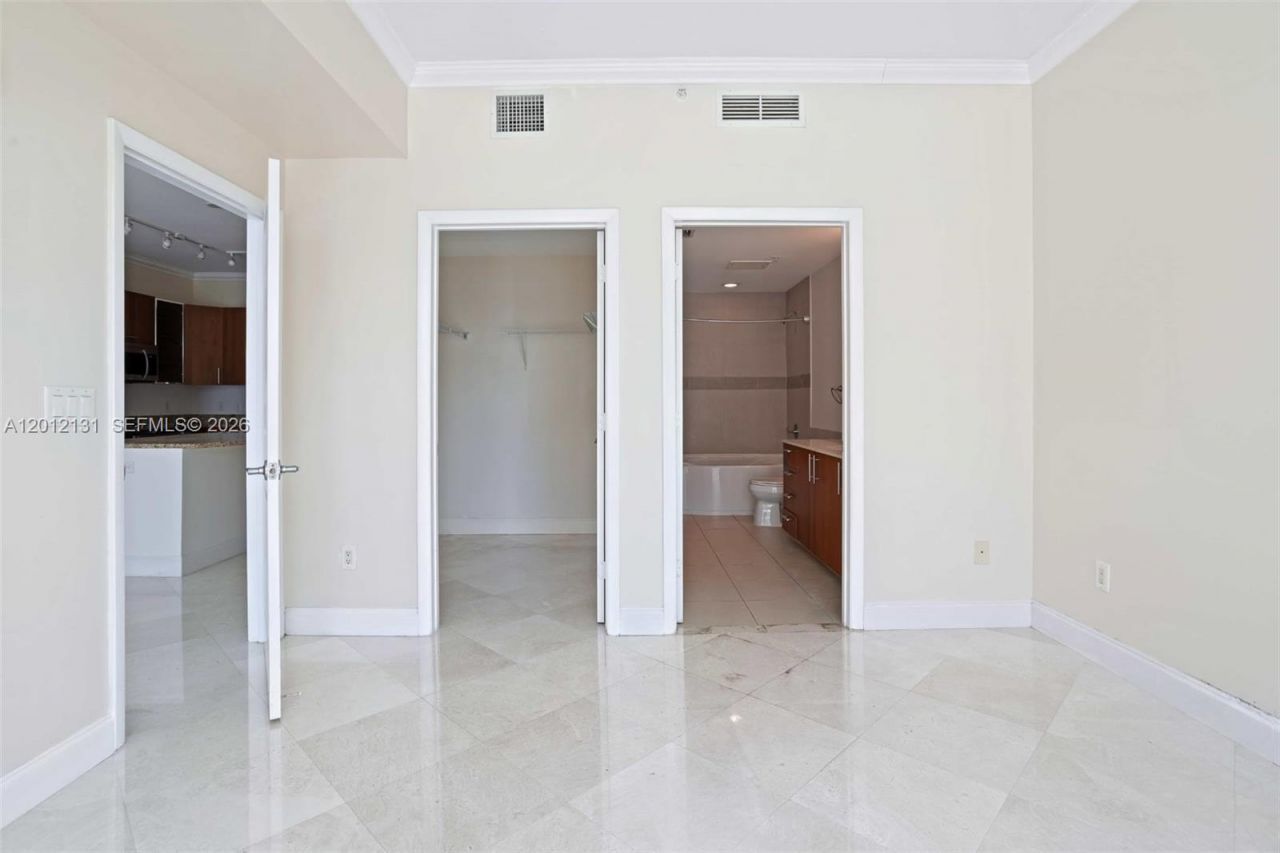 1945 S Ocean Dr , Unit 503, Hallandale Beach, FL 33009 Photo