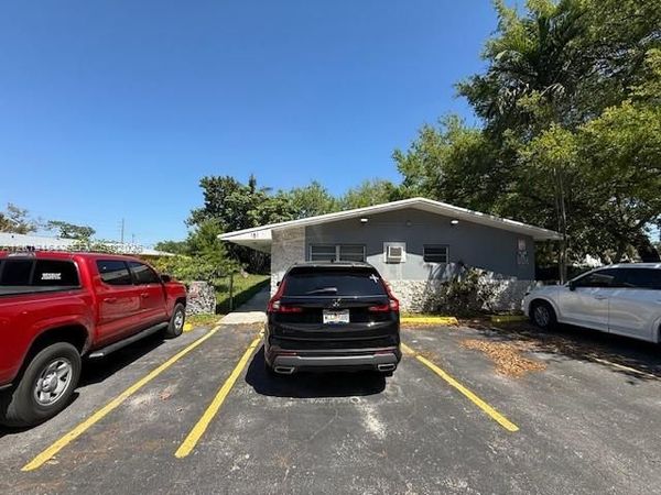 151 NW 164th ST , Miami, FL 33169