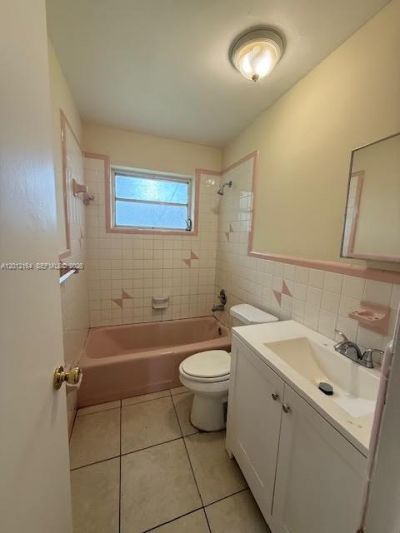 151 NW 164th St , Miami, FL 33169 Photo