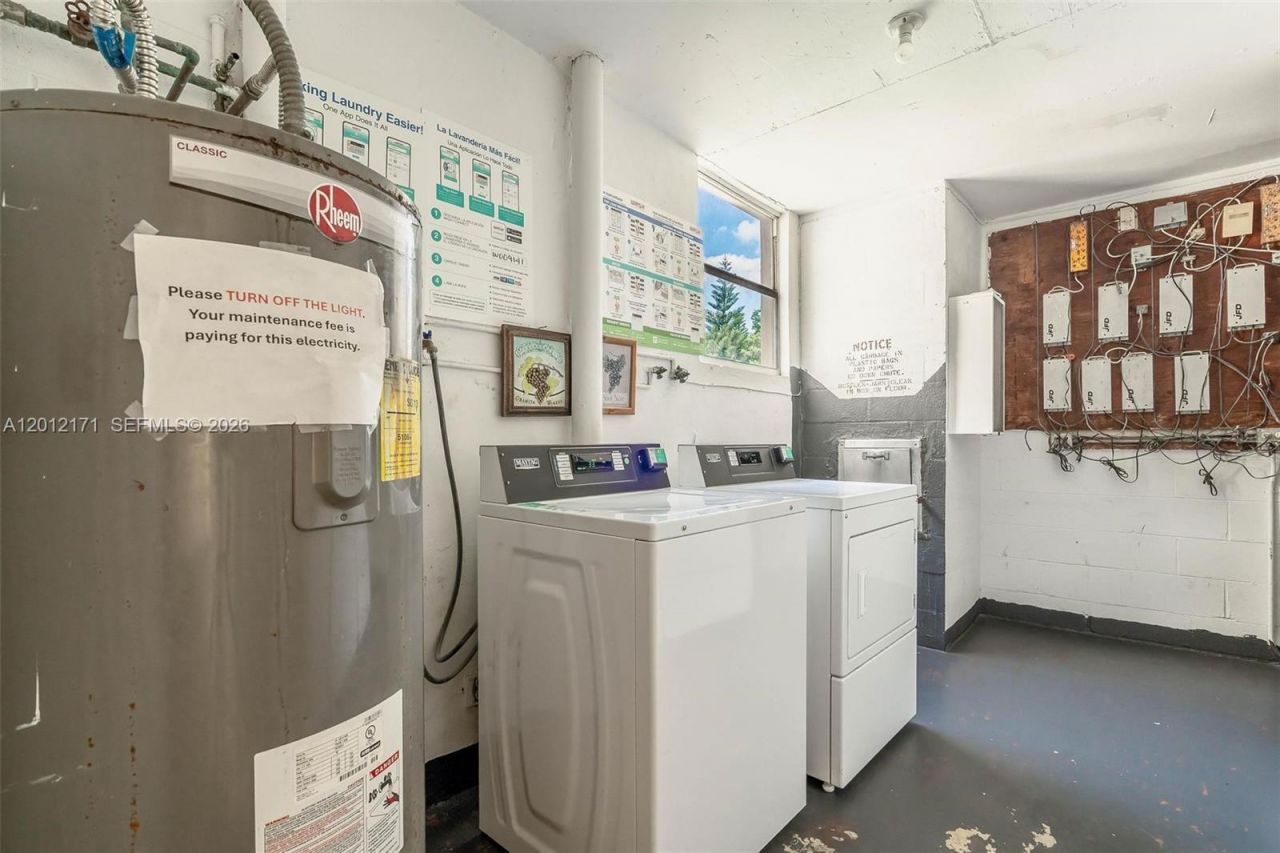 950 NE 199th St , Unit 2H, Miami, FL 33179 Photo