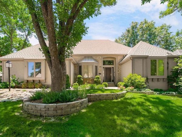 4441 W 124th Terrace, Leawood, KS 66209