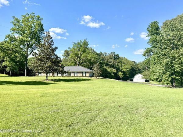 11 Pond Meadow Road, Natchez, MS 39120