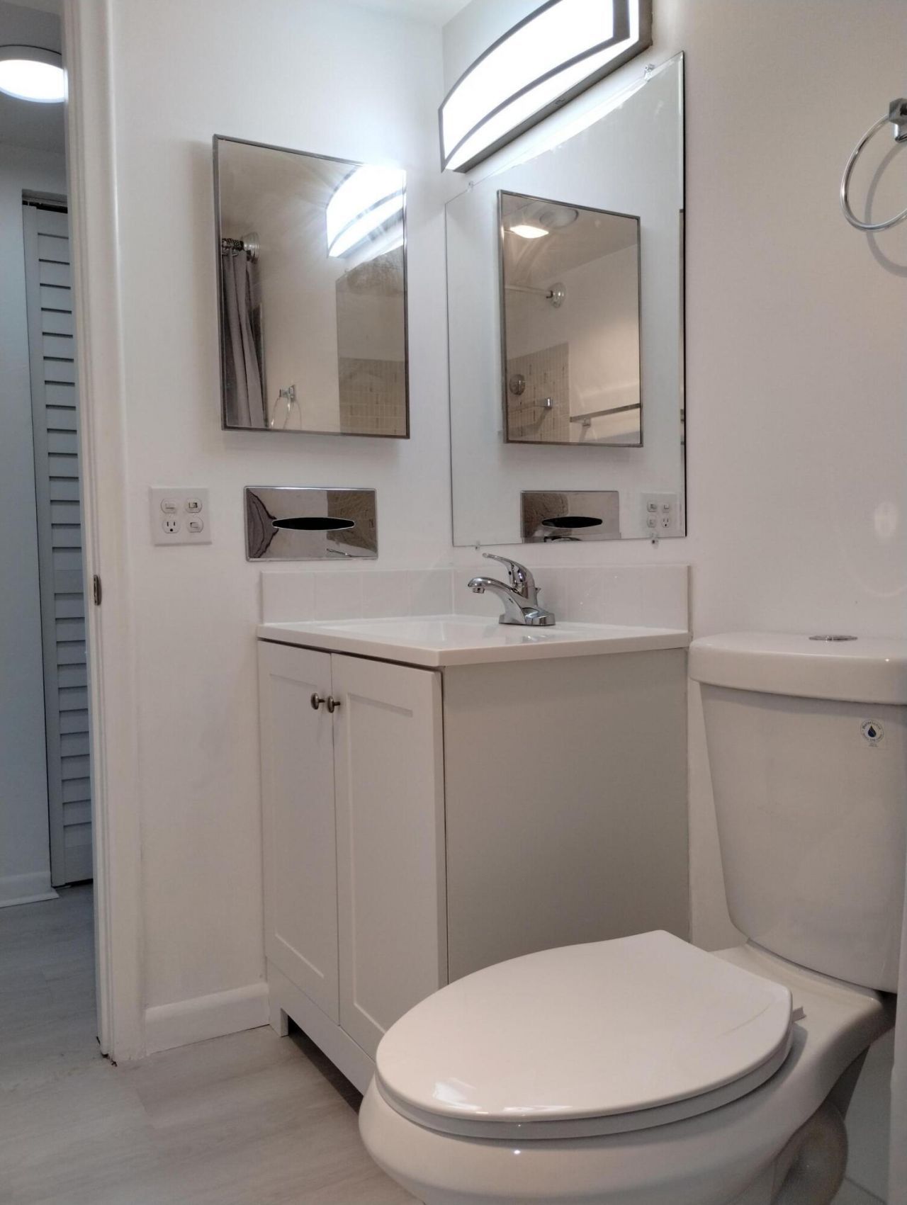 2880 Lake Osborne Drive, Unit 209, Lake Worth Beach, FL 33461 Photo