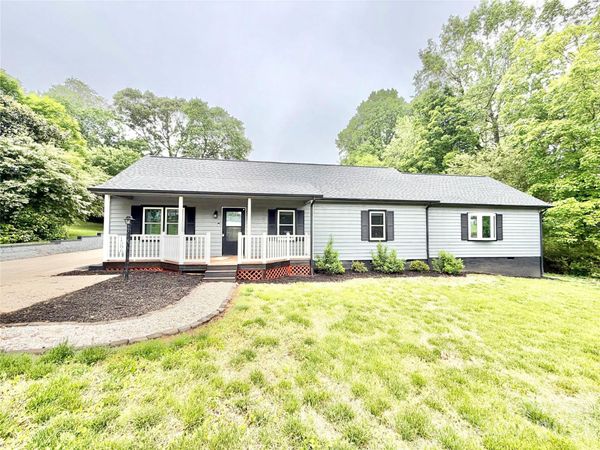 1586 Kenlane Drive, Hickory, NC 28601