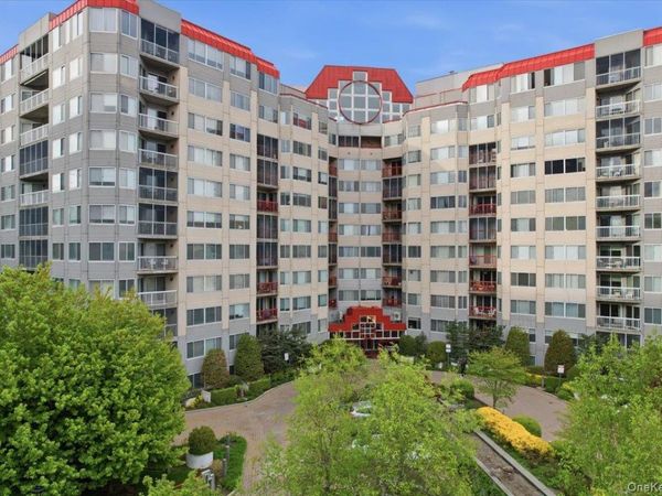 10 Stewart Place, Unit 5HW, White Plains, NY 10603