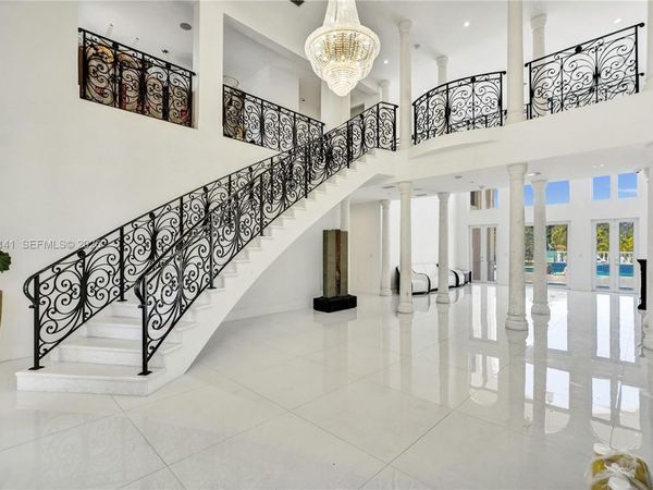 12401 SW 45th St, Miami, FL 33175