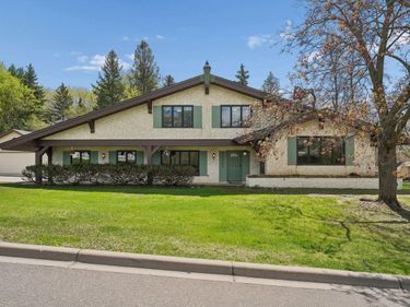 15221 Crestview Lane, Minnetonka, MN 55345