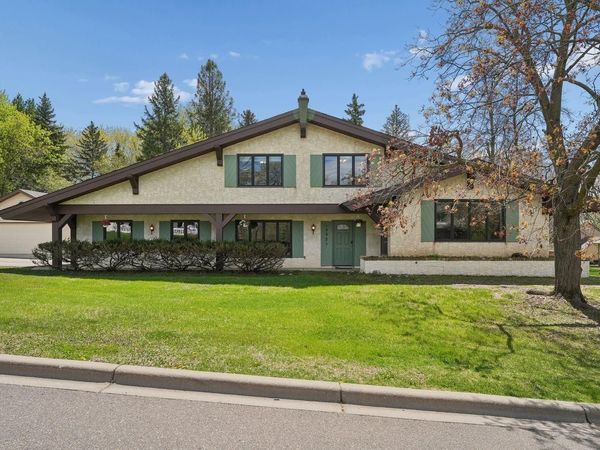 15221 Crestview Lane, Minnetonka, MN 55345