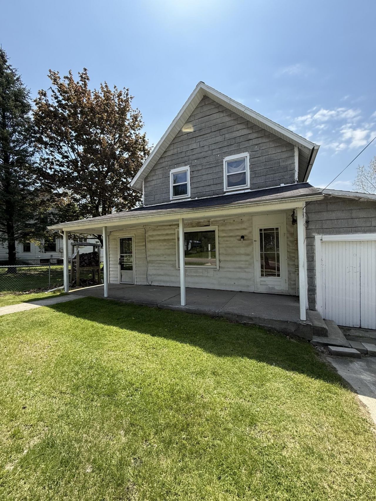 26 Fayette Street W, Hillsdale, MI 49242 Main Photo