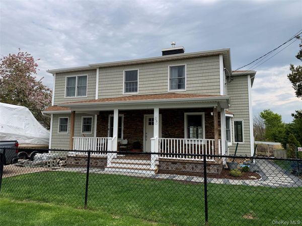 25 Baylawn Avenue, Copiague, NY 11726
