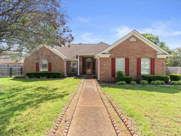686 RADIANCE DR, Memphis, TN 38018