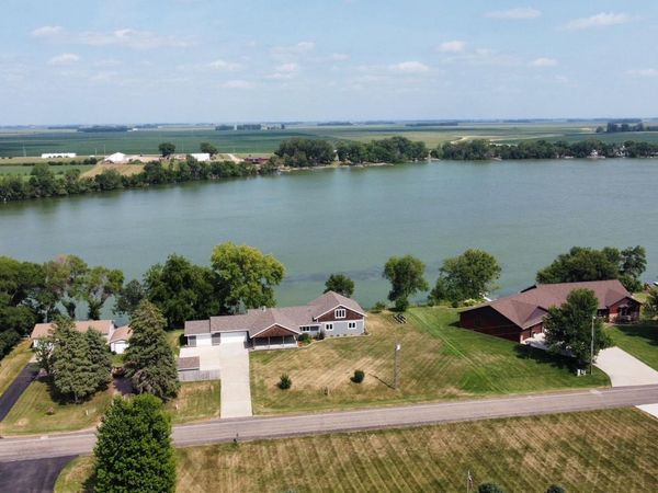 912 S Lafayette Avenue, Fulda, MN 56131
