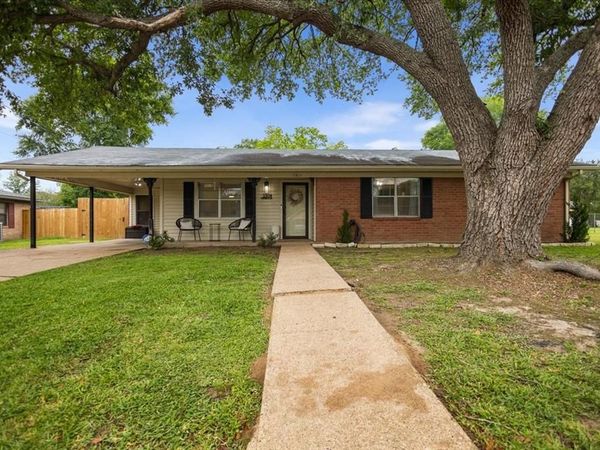 2304 Kaynell Drive, Henderson, TX 75654