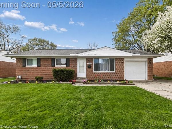 20790 Shoreview Street, Clinton Twp, MI 48035