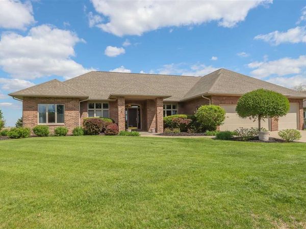 820 S 15th Avenue, Washington, IA 52353