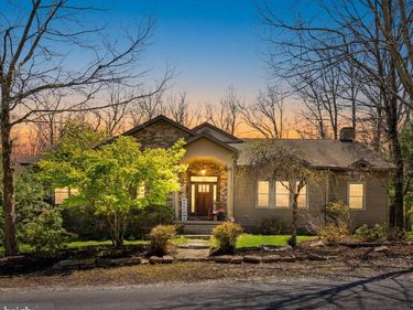 220 LAKE DRIVE, NESQUEHONING, PA 18240