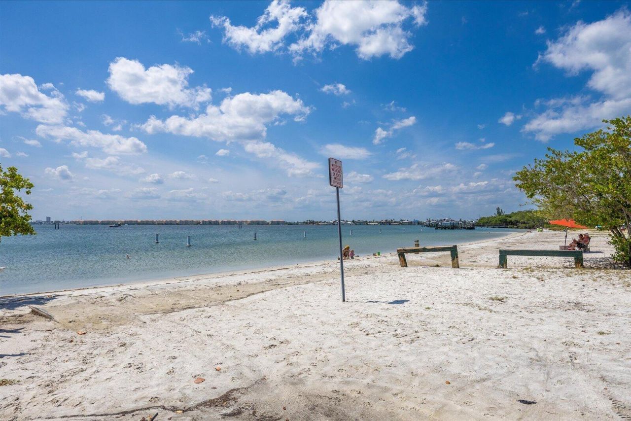 1706 Plover Avenue, Fort Pierce, FL 34949 Photo