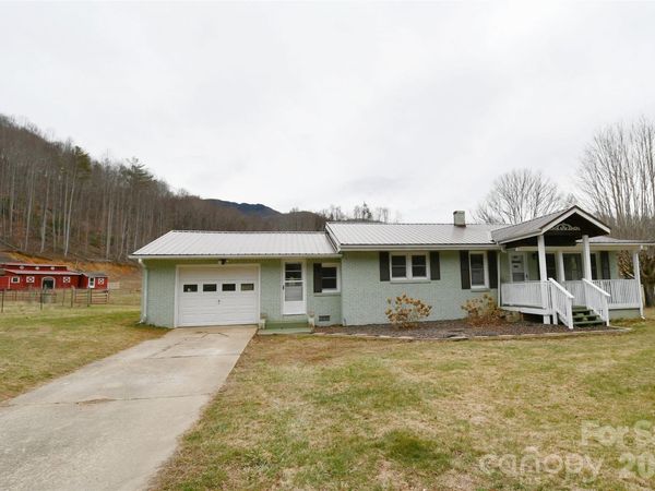 1650 Hughes Gap Road , Bakersville, NC 28705