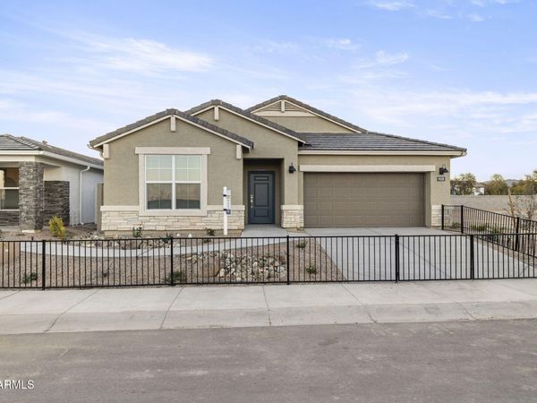 17609 W ONYX Avenue, Waddell, AZ 85355