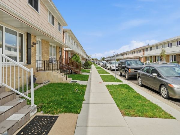 9835 Garden Court , Schiller Park, IL 60176