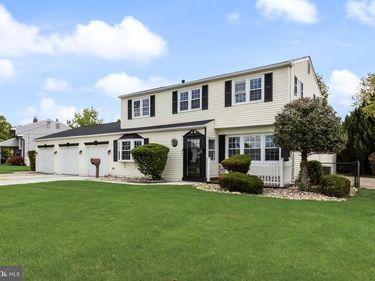 13 CYPRESS ROAD , BURLINGTON, NJ 08016