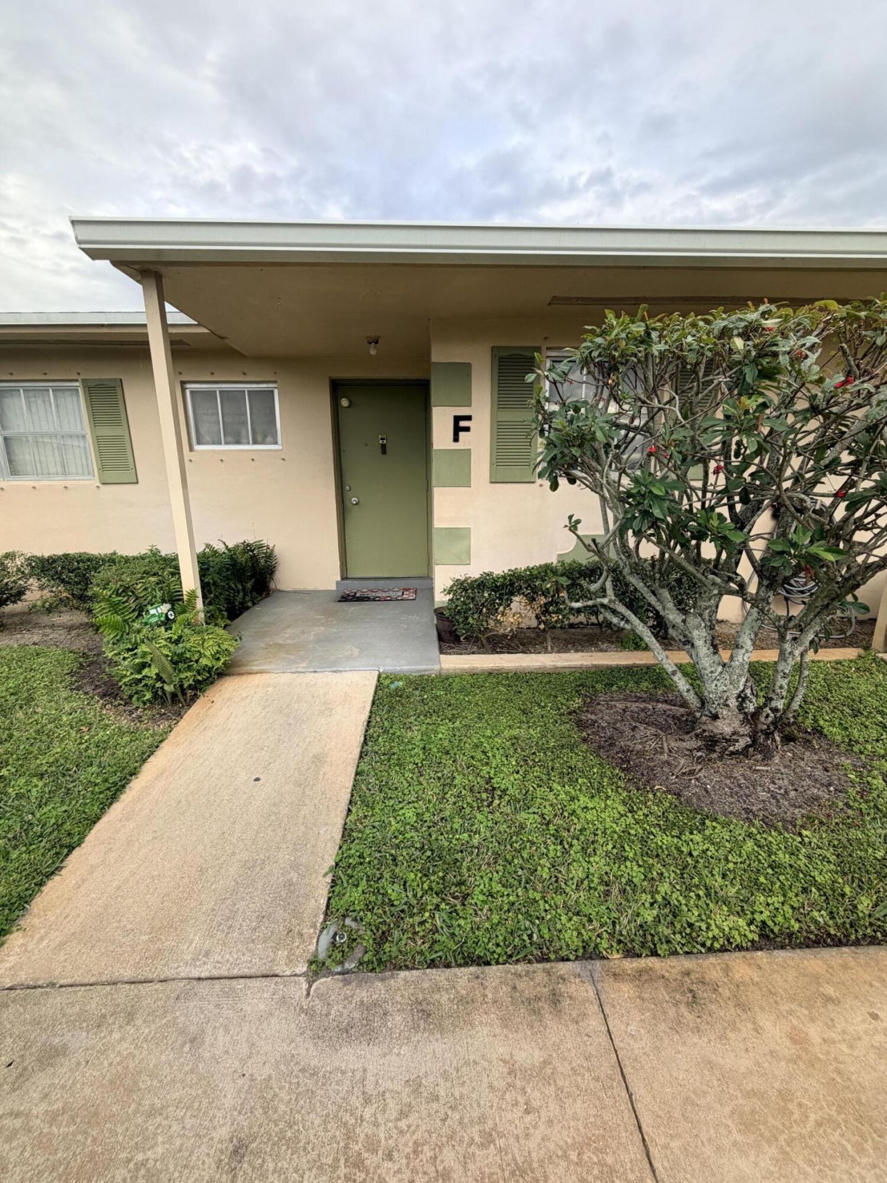 5443 Cresthaven Boulevard, Unit F, West Palm Beach, FL 33415 Photo