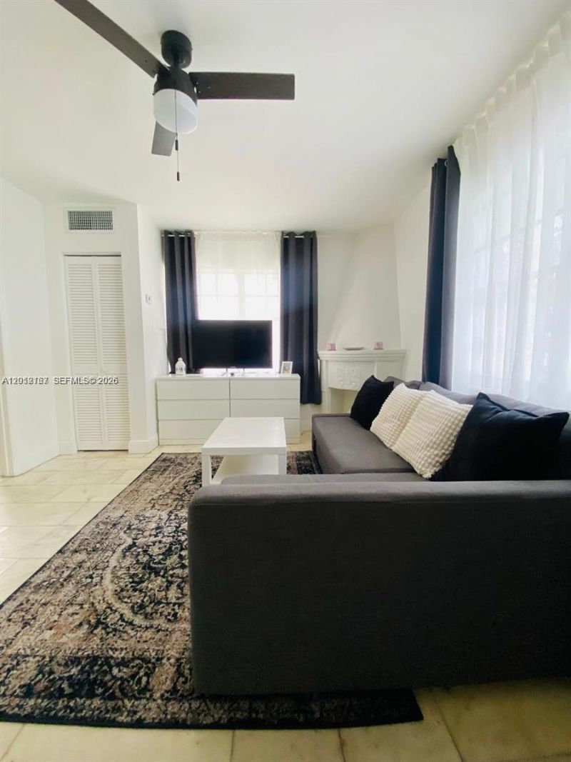 1526 Pennsylvania Ave , Unit 20, Miami Beach, FL 33139 Photo