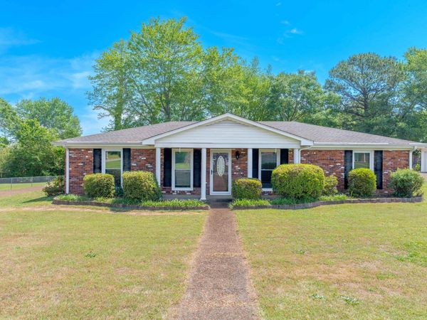 1836 Tannehill Dr, Florence, AL 35633