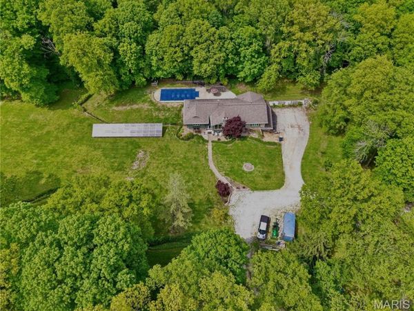5353 Smith Drive, Edwardsville, IL 62025