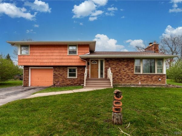 300 Oakwood Drive, Buffalo, NY 14221
