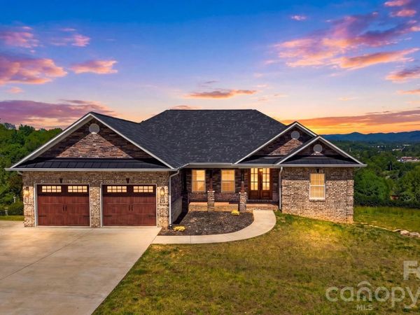 418 Huntington Woods Street SE, Lenoir, NC 28645