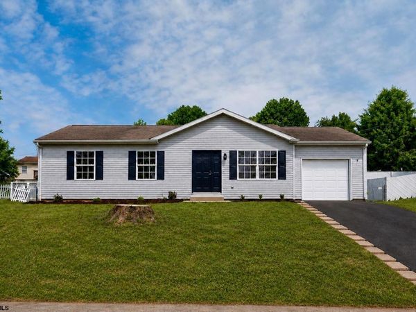 184 Fairfax Drive, Bridgeport, WV 26330