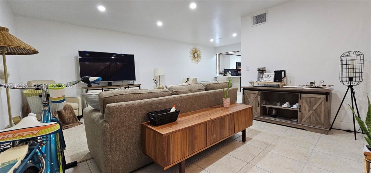 1845 NW 4th Ave , Unit 17, Boca Raton, FL 33432 Photo