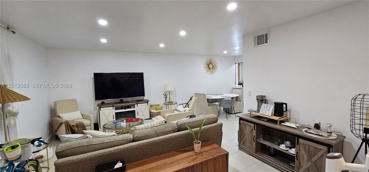 1845 NW 4th Ave , Unit 17, Boca Raton, FL 33432 Photo