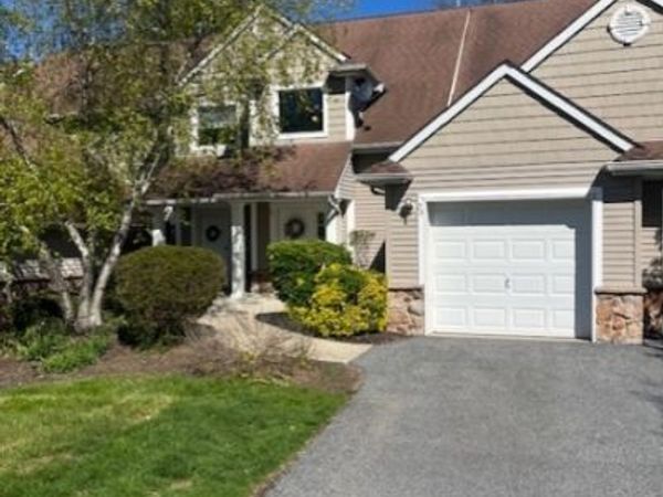 79 Bourne Ci, Hardyston, NJ 07419