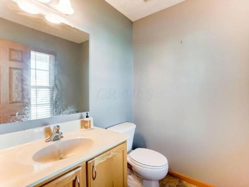9304 Prestwick Green Drive, Columbus, OH 43240 Photo 12