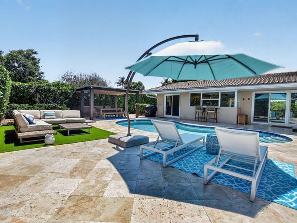 424 SW 7th Way, Boca Raton, FL 33486