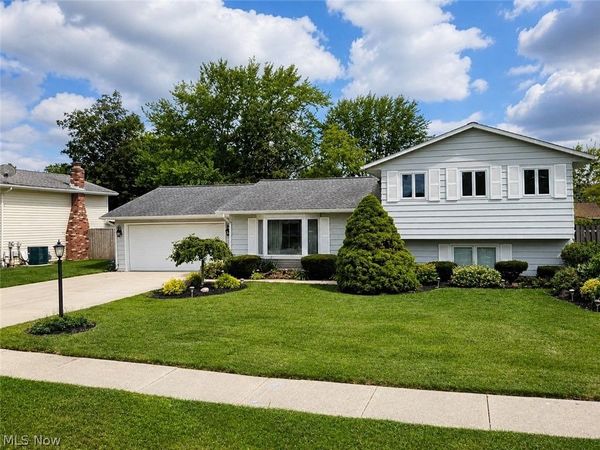 944 Stark Street , Sheffield Lake, OH 44054