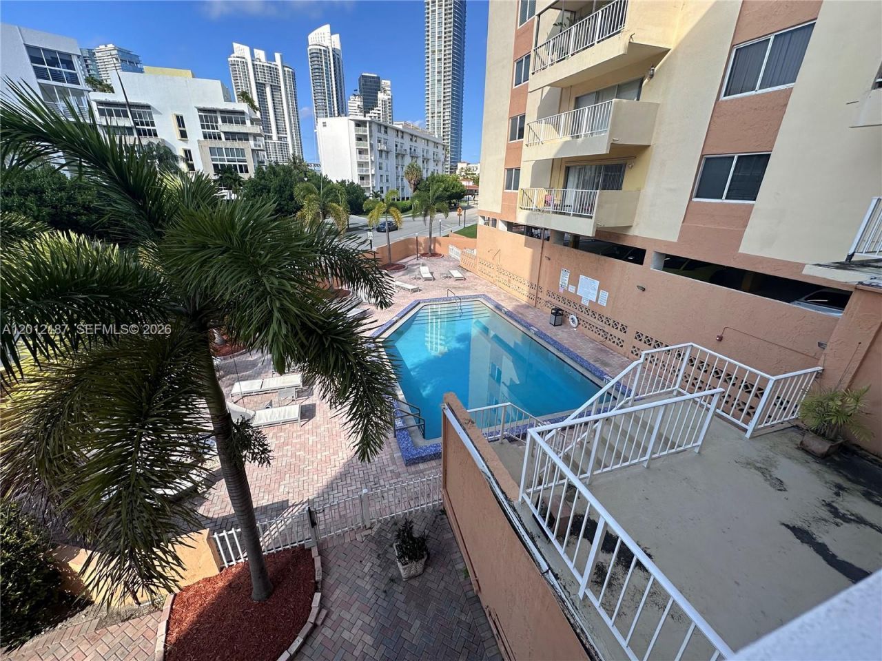 200 178th Dr, Unit 312, Sunny Isles Beach, FL 33160 Photo